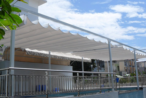 Lợi &iacute;ch của m&aacute;i hi&ecirc;n di động cho cửa h&agrave;ng tạp h&oacute;a